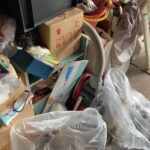 不要な家電やゴミが溜まっている部屋