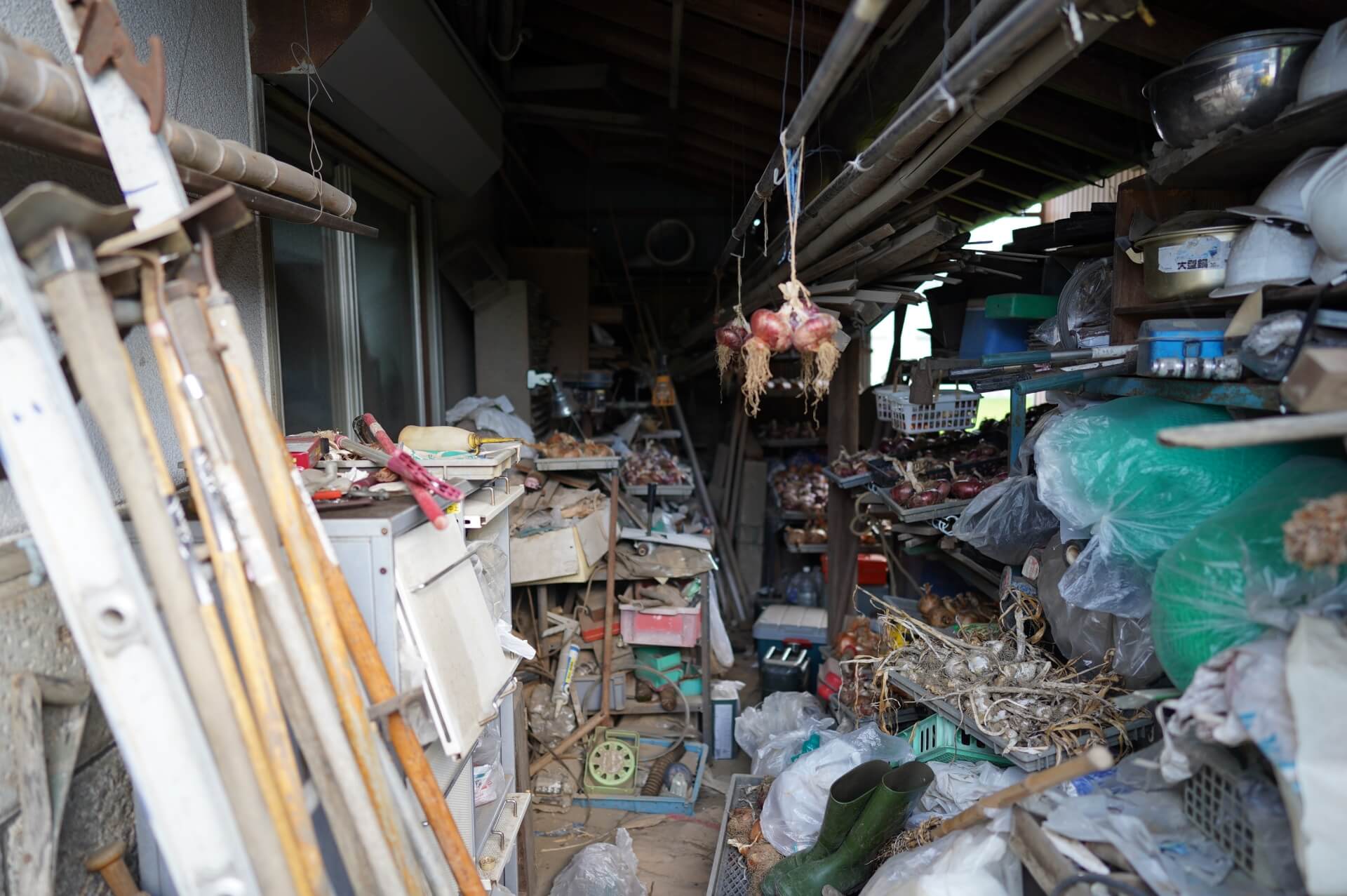 物が散乱しているゴミ屋敷